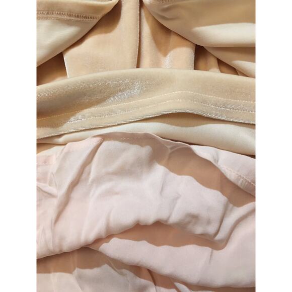 Carrement Beau Velvet Dress - Picture 5 of 7